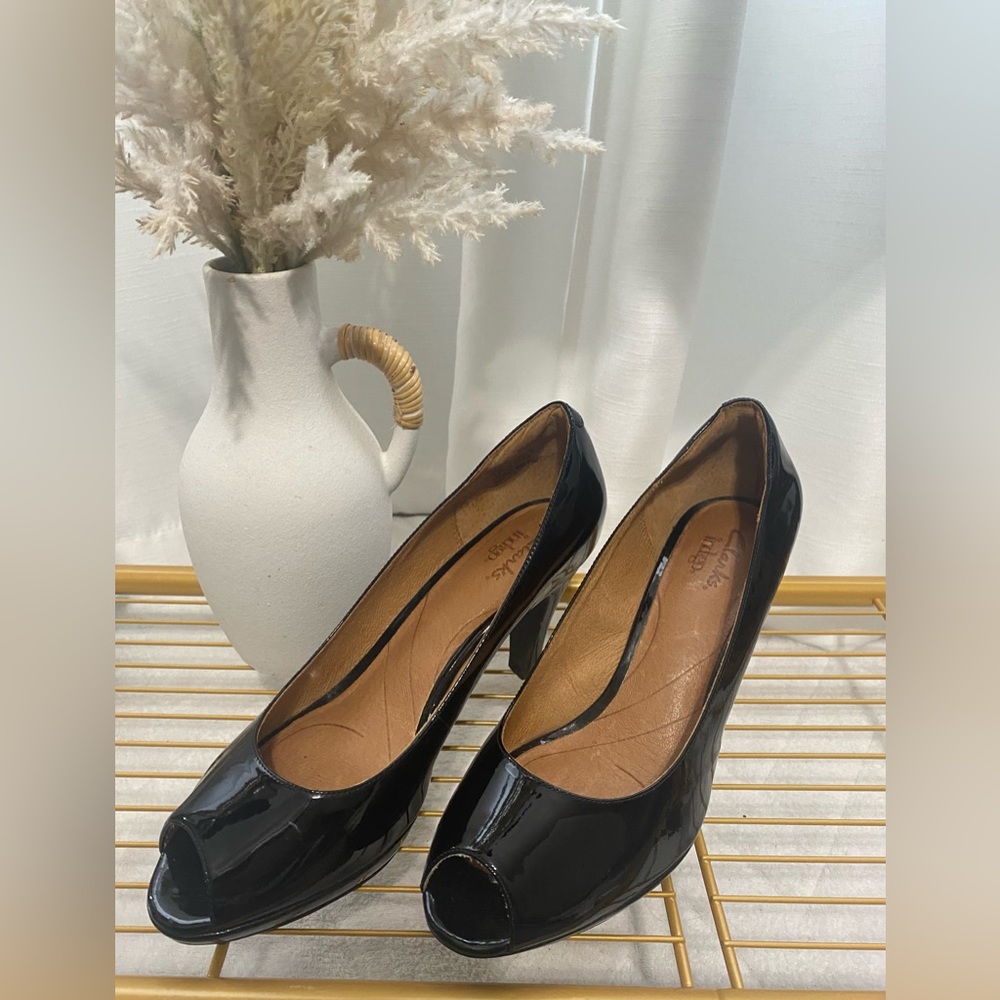 Clarks indigo collection. Black 3 inch pumps. S9M Pre-loved gently worn.